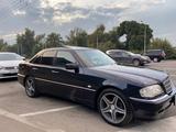 Mercedes-Benz C 240 1997 года за 3 200 000 тг. в Алматы – фото 2