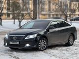 Toyota Camry 2013 года за 8 000 000 тг. в Астана – фото 2