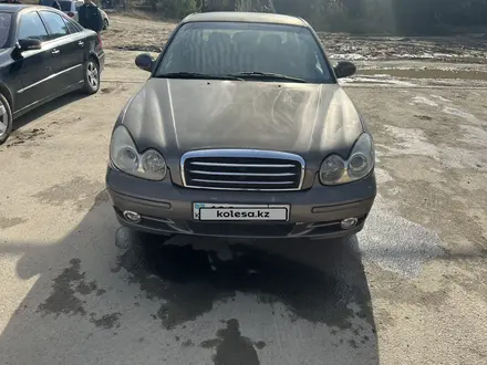 Hyundai Sonata 2001 года за 1 500 000 тг. в Алматы – фото 2