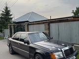 Mercedes-Benz E 260 1991 годаүшін800 000 тг. в Алматы – фото 4