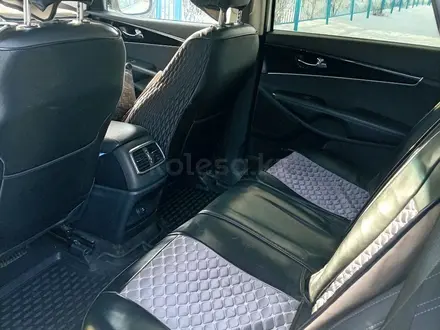 Kia Sorento 2017 года за 11 000 000 тг. в Уральск – фото 6