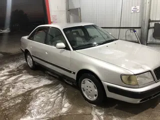 Audi 100