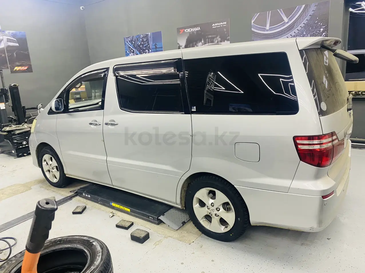 Toyota Alphard, 2007