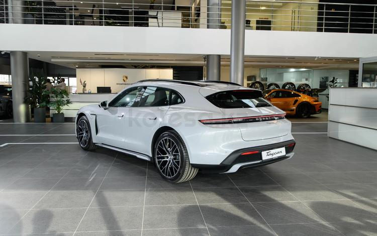 Porsche Taycan Sport Turismo — миниатюра 3