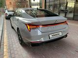 Hyundai Elantra 2021 годаfor9 200 000 тг. в Шымкент – фото 2