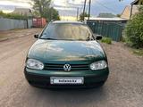 Volkswagen Golf 2001 годаүшін2 450 000 тг. в Астана