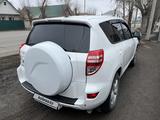 Toyota RAV4 2011 года за 6 900 000 тг. в Актобе – фото 4