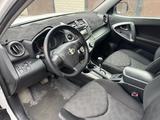 Toyota RAV4 2011 года за 6 900 000 тг. в Актобе – фото 5