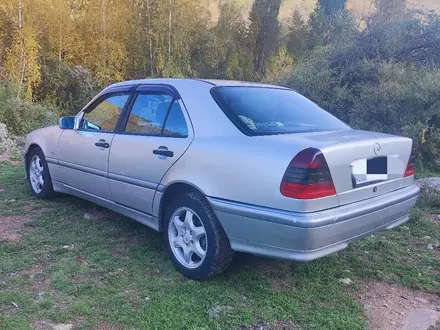 Mercedes-Benz C 240 1998 года за 3 500 000 тг. в Алматы – фото 2