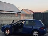 Volkswagen Golf 1998 года за 1 600 000 тг. в Алматы – фото 2