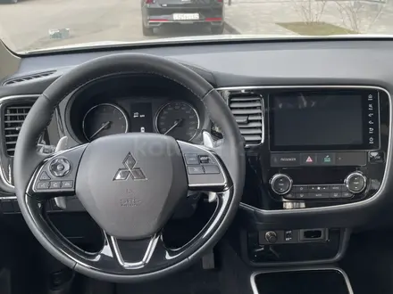 Mitsubishi Outlander 2022 года за 12 650 000 тг. в Алматы – фото 15