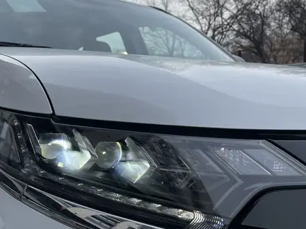 Mitsubishi Outlander 2022 года за 12 650 000 тг. в Алматы – фото 6