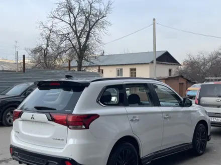 Mitsubishi Outlander 2022 года за 12 650 000 тг. в Алматы – фото 7