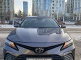 Toyota Camry 2022 года за 10 500 000 тг. в Астана – фото 2