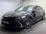 Toyota Camry Luxe 2023 года за 19 200 000 тг. в Алматы