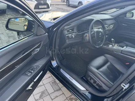 BMW 740 2015 года за 14 000 000 тг. в Алматы – фото 8