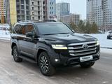 Toyota Land Cruiser 2023 года за 52 000 000 тг. в Астана