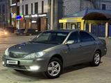 Toyota Camry 2004 года за 5 800 000 тг. в Атырау