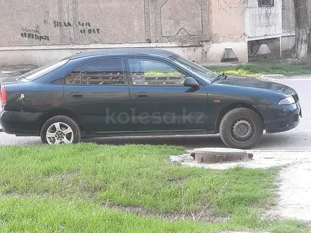 Mitsubishi Carisma 1997 года за 1 300 000 тг. в Алматы