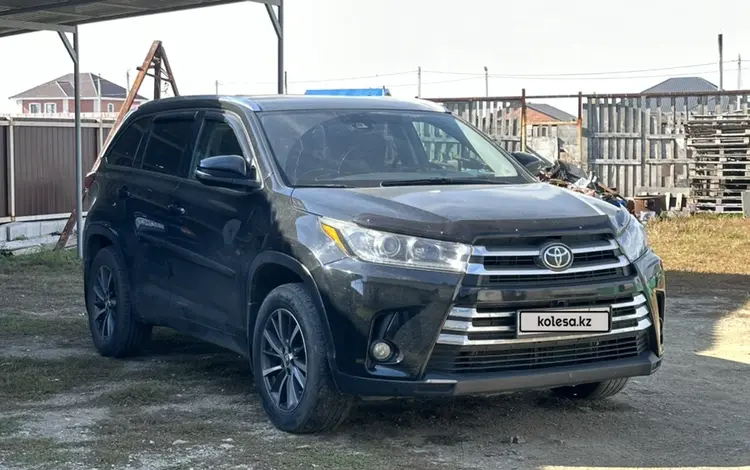 Toyota Highlander 2018 года за 19 000 000 тг. в Астана