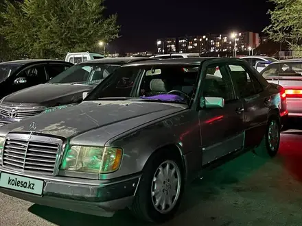 Mercedes-Benz E 260 1991 года за 1 300 000 тг. в Уштобе – фото 2