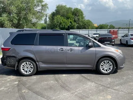 Toyota Sienna 2016 года за 11 842 000 тг. в Алматы – фото 3