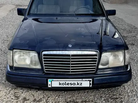 Mercedes-Benz E 280 1993 года за 1 550 000 тг. в Шымкент