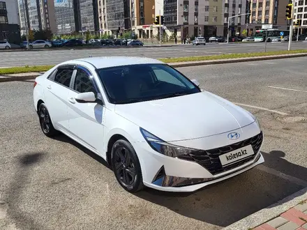 Hyundai Elantra 2022 года за 9 800 000 тг. в Астана – фото 3