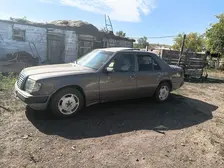 Mercedes-Benz E-Class, 1990