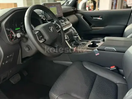 Toyota Land Cruiser Luxe 2026 года за 64 660 000 тг. в Усть-Каменогорск – фото 5