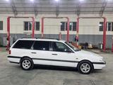 Volkswagen Passat 1993 годаүшін2 100 000 тг. в Шымкент – фото 4