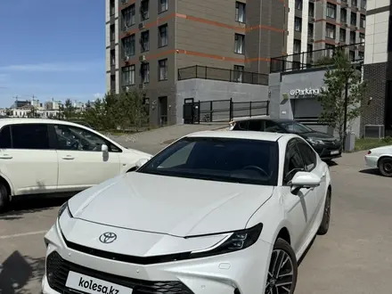 Toyota Camry 2025 года за 22 500 000 тг. в Астана