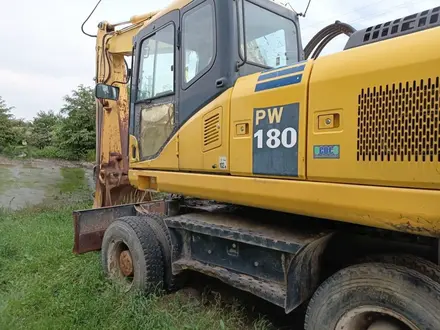 Komatsu  PW180 2013 года за 19 900 000 тг. в Алматы