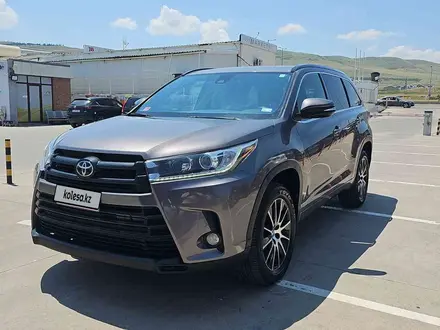 Toyota Highlander 2017 года за 9 700 000 тг. в Алматы – фото 2