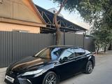 Toyota Camry 2021 года за 15 000 000 тг. в Алматы – фото 2