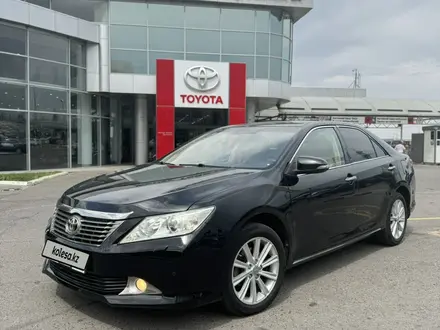 Toyota Camry 2013 года за 10 000 000 тг. в Алматы