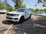 Volkswagen Touareg 2012 года за 12 500 000 тг. в Алматы