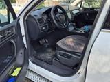 Volkswagen Touareg 2012 года за 12 500 000 тг. в Алматы – фото 3
