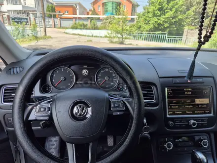 Volkswagen Touareg 2012 года за 12 500 000 тг. в Алматы – фото 7