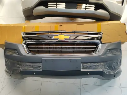 Chevrolet TrailBlazer 2019г. Бампер передний оригинал за 365 000 тг. в Алматы – фото 5