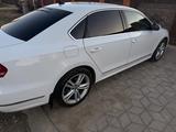 Volkswagen Passat 2014 года за 4 000 000 тг. в Актобе – фото 2
