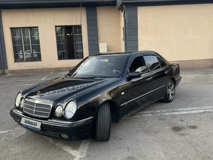 Mercedes-Benz E 320 1998 года за 3 500 000 тг. в Алматы – фото 3