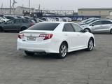 Toyota Camry 2014 года за 6 150 000 тг. в Атырау – фото 4