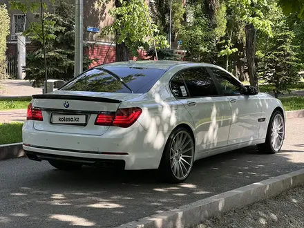 BMW 740 2013 года за 18 000 000 тг. в Алматы – фото 10