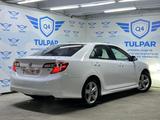 Toyota Camry 2014 года за 10 150 000 тг. в Шымкент – фото 3