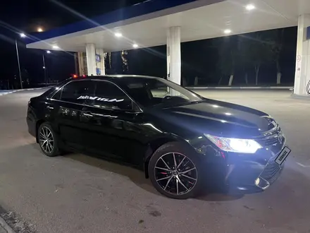 Toyota Camry 2015 года за 11 800 000 тг. в Костанай