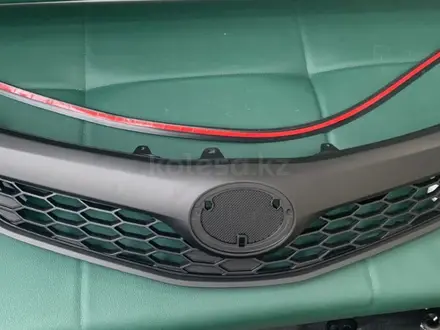 Решетка радиатора Toyota Camry 50 SE американец дубликат Taiwan за 35 000 тг. в Алматы