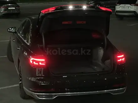 Audi A8 2019 года за 39 000 000 тг. в Алматы – фото 2