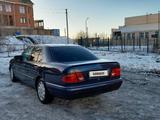 Mercedes-Benz E 300 1998 годаүшін3 950 000 тг. в Петропавловск – фото 2