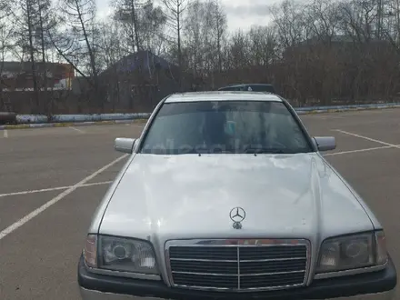 Mercedes-Benz C 180 1994 года за 1 600 000 тг. в Петропавловск – фото 2